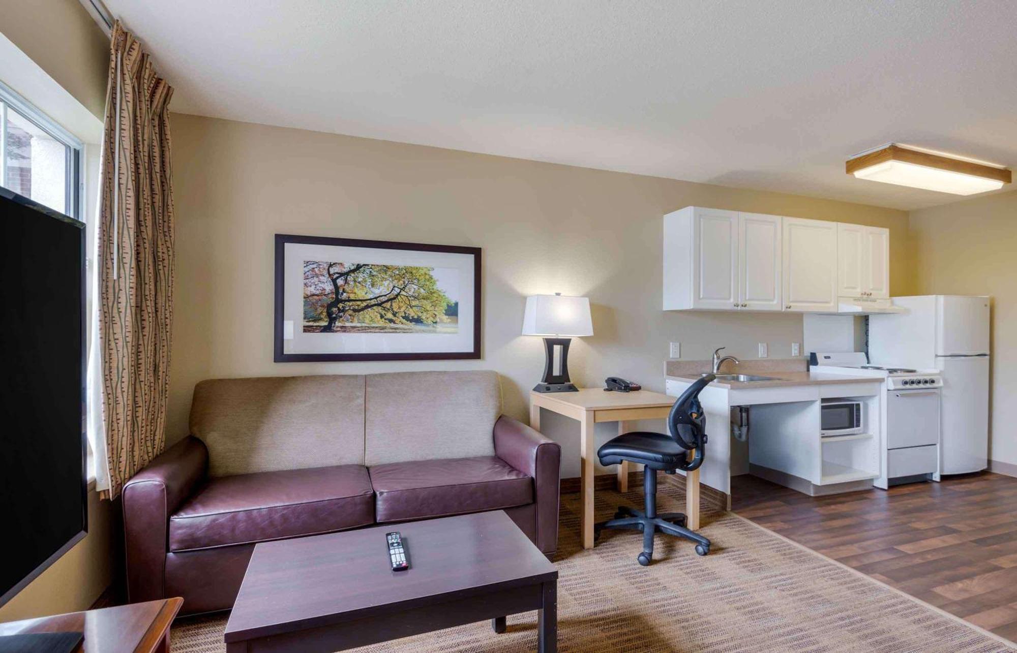 Extended America - - Airport Hotel